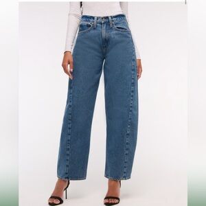Abercrombie Mid rise barrel jeans in SHORT